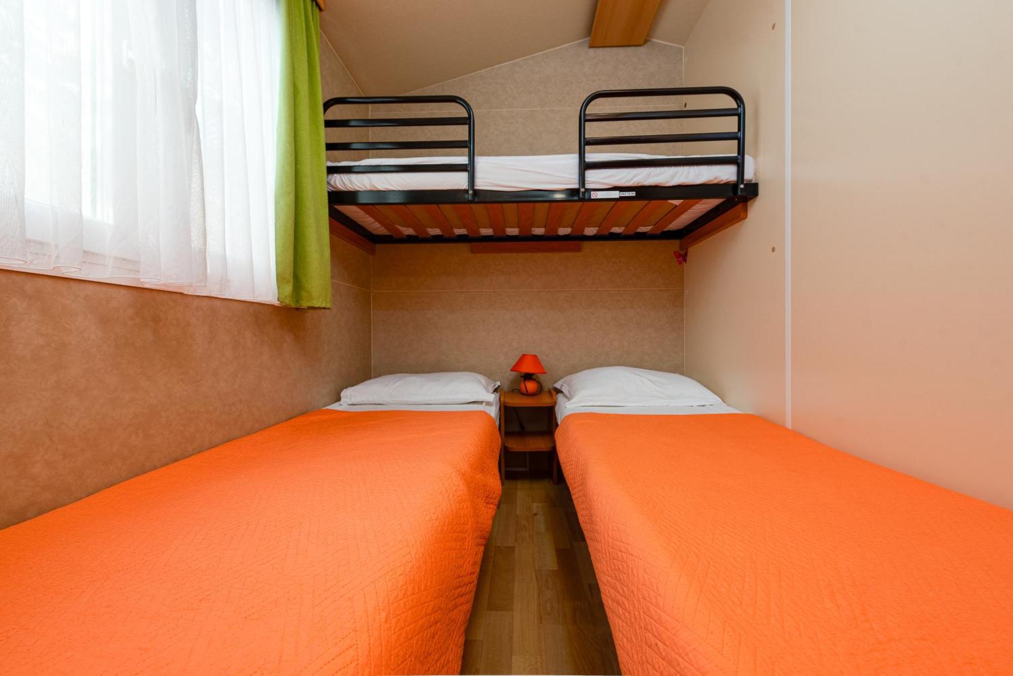 Camp Mrkva Mobile Homes With Pool ซูโกชัน ภายนอก รูปภาพ